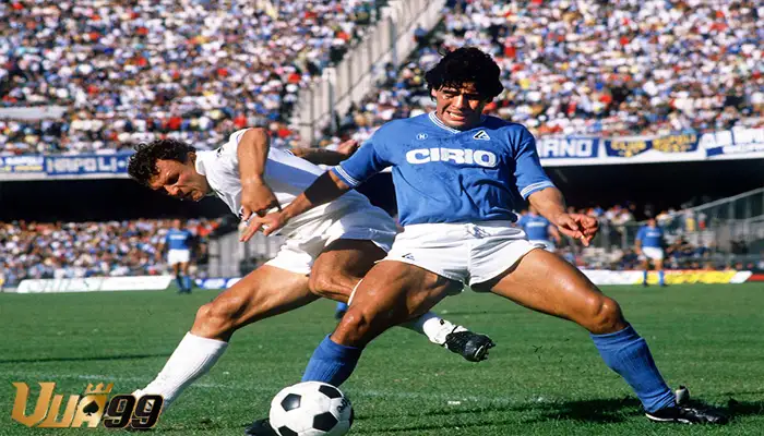 Sự nghiệp thi đấu lừng lẫy của huyền thoại bóng đá Diego Maradona